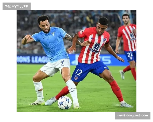 巴黎街头设立巨型屏幕,数千名球迷露天观看巴黎对阵多特 巴黎街头设立巨型屏幕,数千名球迷露天观看巴黎对阵多特